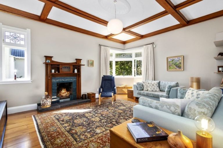 Photo of property in 17 Saint Albans Grove, Woburn, Lower Hutt, 5010