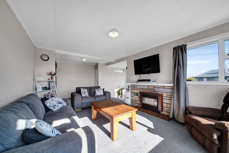 Photo of property in 64 Reid Avenue, Hawera, 4610