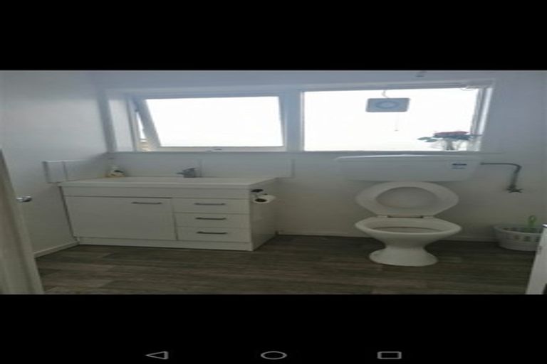 Photo of property in 71 College Road, Northcote, Auckland, 0627