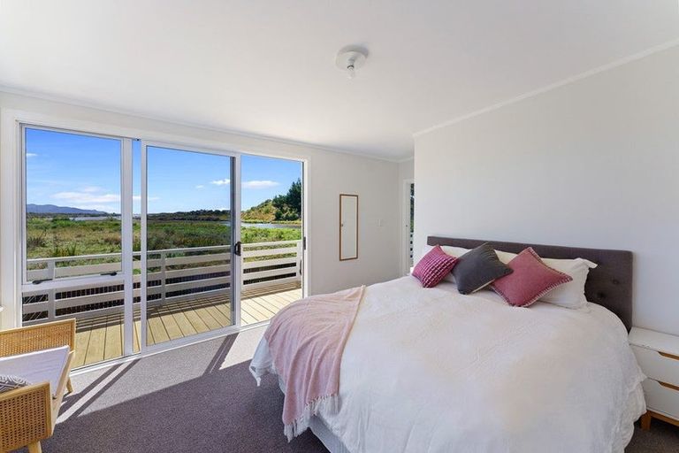 Photo of property in 11 Makora Road, Otaihanga, Paraparaumu, 5036