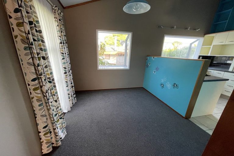 Photo of property in 33 Kurnell Drive, Botany Downs, Auckland, 2010