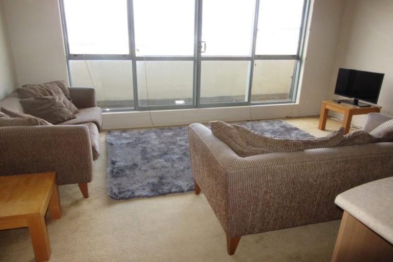 Photo of property in Metro Apartments, 13/220 Thorndon Quay, Pipitea, Wellington, 6011