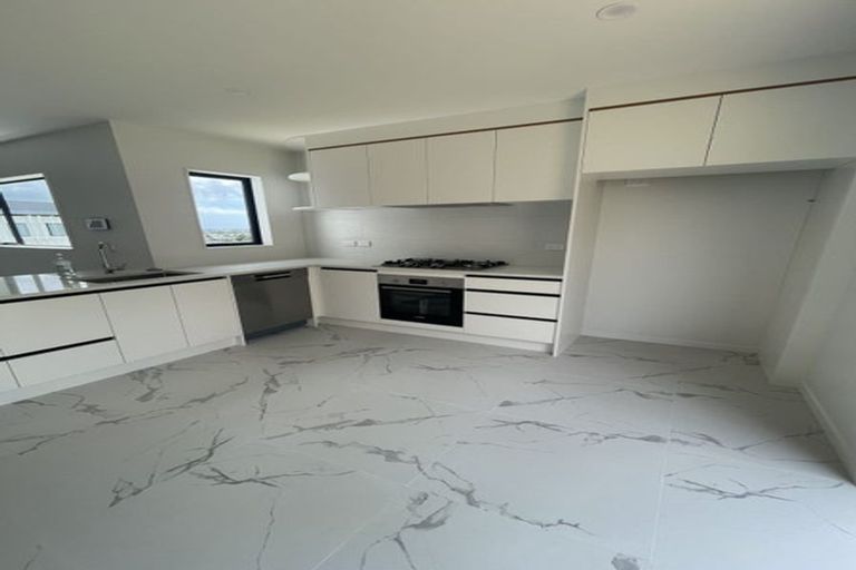 Photo of property in 4 Papauma Place, Papakura, 2110