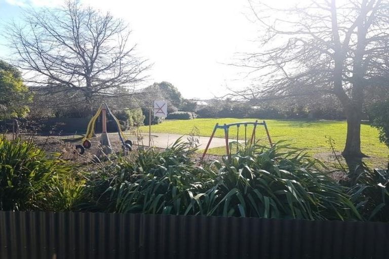 Photo of property in 15 Shelley Crescent, Stoke, Nelson, 7011