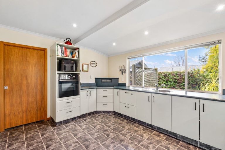 Photo of property in 11 Willow Drive, Taradale, Napier, 4112