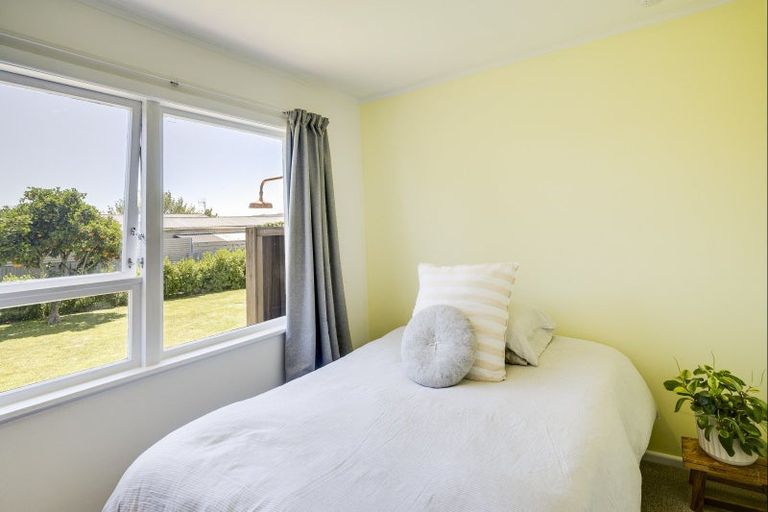 Photo of property in 21 Davidson Avenue, Pirimai, Napier, 4112