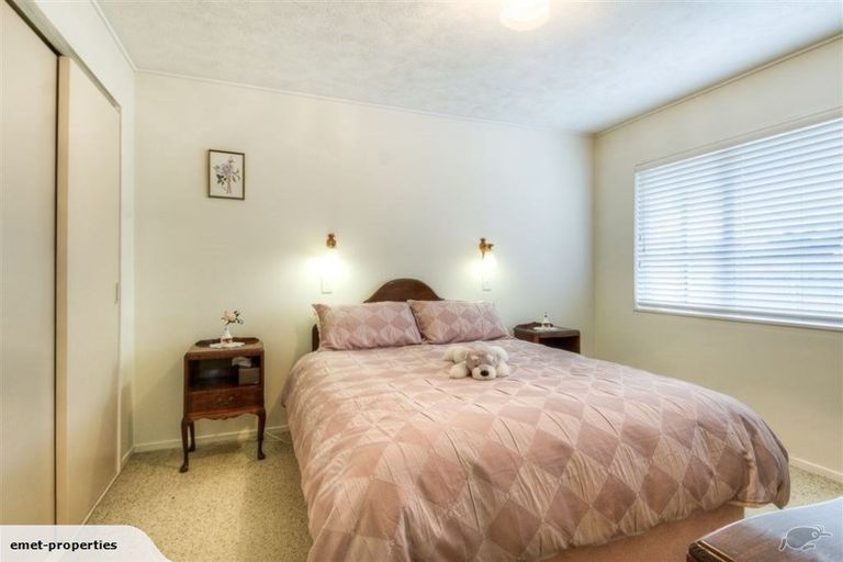 Photo of property in 16 Lannie Place, Greenmeadows, Napier, 4112