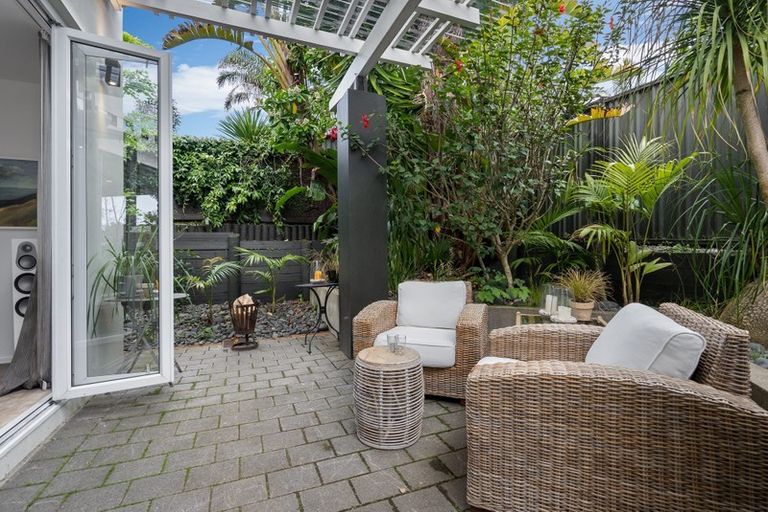 Photo of property in 2/22 Regina Street, Westmere, Auckland, 1022