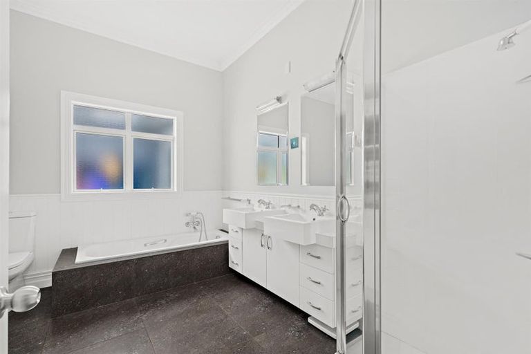 Photo of property in 35a Pinchgut Road, Kaukapakapa, 0873