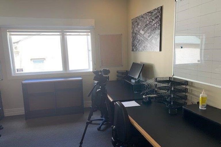 Photo of property in 19 Richmond Road, Brixton, New Plymouth, 4373