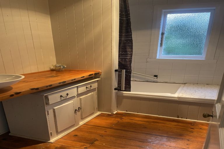 Photo of property in 159f Portsmouth Road, Bombay, 2675