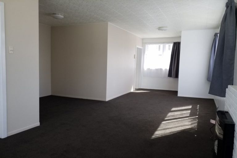 Photo of property in Churchill Flats, 213 The Terrace, Wellington Central, Wellington, 6011