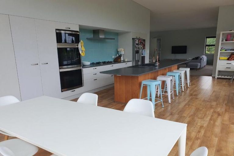 Photo of property in 55 Pitcairn Street, Oakura, 4314