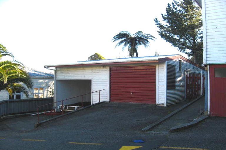 Photo of property in 21 Threadneedle Street, Greymouth, 7805