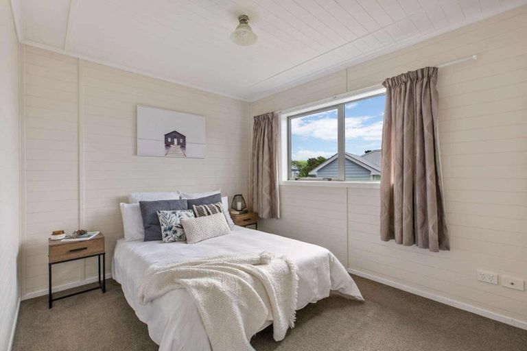Photo of property in 30a Gledstane Road, Stanmore Bay, Whangaparaoa, 0932