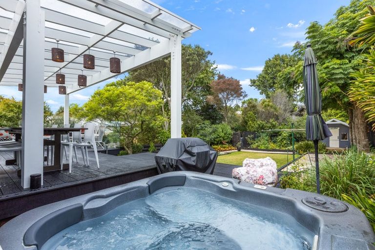 Photo of property in 51 Mcdowell Crescent, Hillcrest, Auckland, 0627