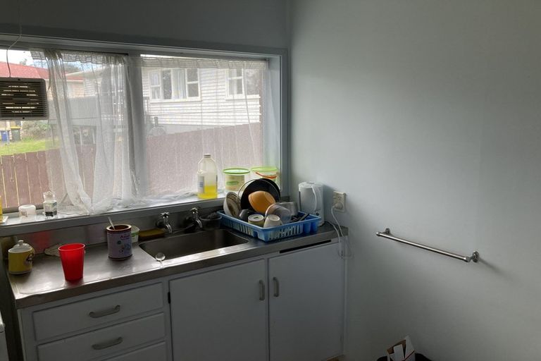 Photo of property in 2/1 Leigh Terrace, Bayview, Auckland, 0629