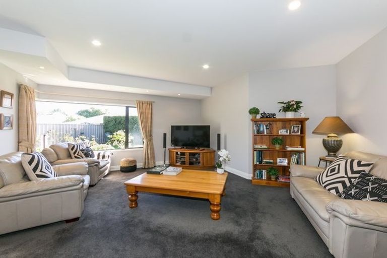 Photo of property in 17 Merlot Drive, Greenmeadows, Napier, 4112