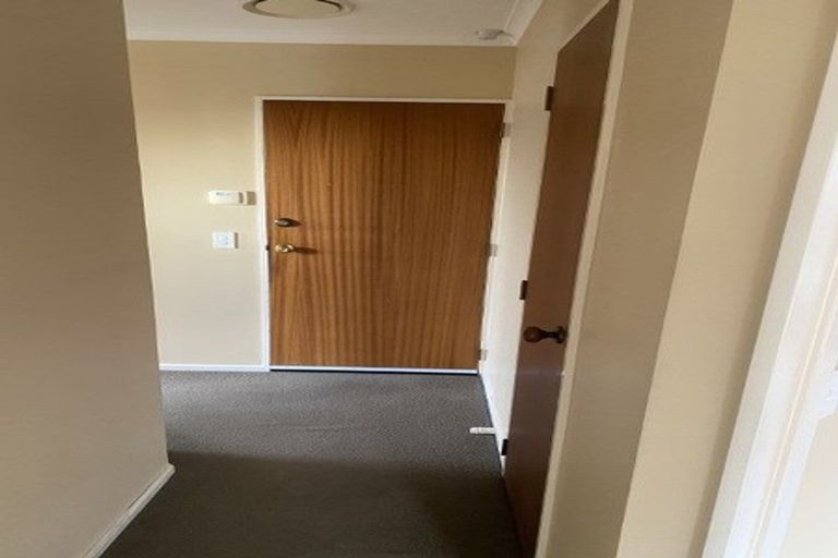 Photo of property in 2/32 Briarmont Street, Avondale, Christchurch, 8061