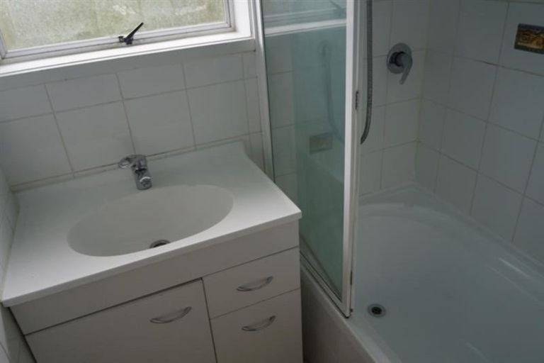 Photo of property in 61 Harrington Road, Henderson, Auckland, 0610