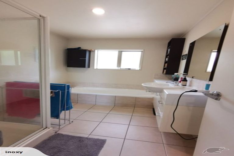 Photo of property in 49 Crawford Avenue, Mangere Bridge, Auckland, 2022