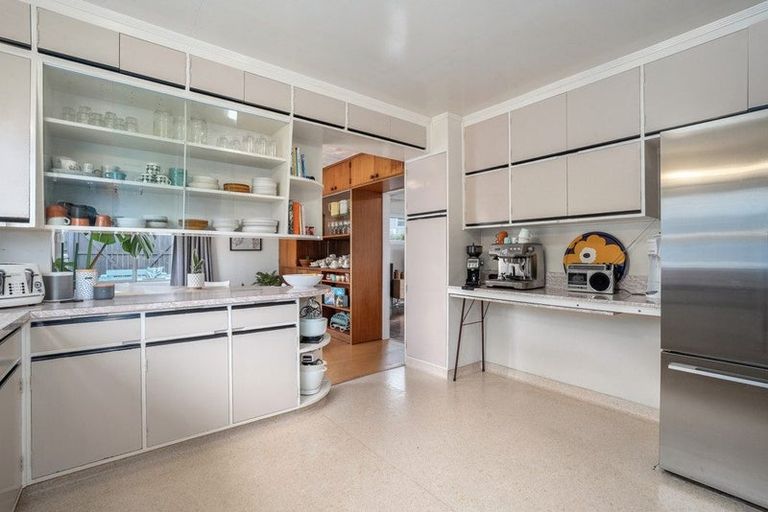 Photo of property in 2 Rondane Place, Tirohanga, Lower Hutt, 5010