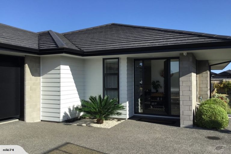 Photo of property in 16 Livingstone Drive, Papamoa Beach, Papamoa, 3118