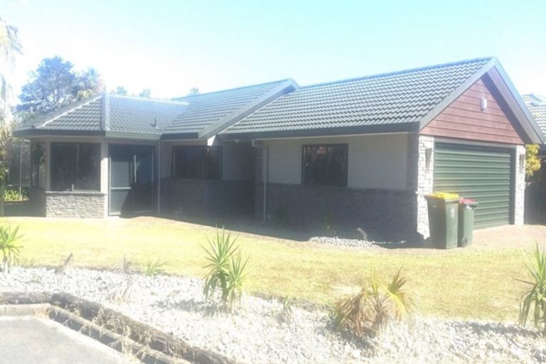 Photo of property in 7 Robina Court, Burswood, Auckland, 2013