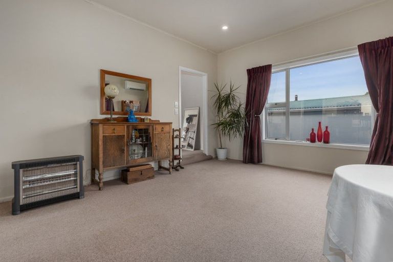 Photo of property in 2 John Street, Titahi Bay, Porirua, 5022