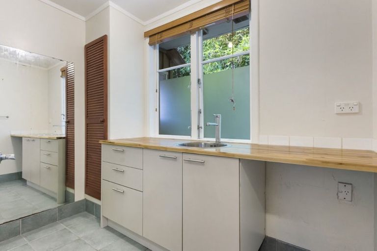 Photo of property in 126 Candia Road, Henderson Valley, Auckland, 0614