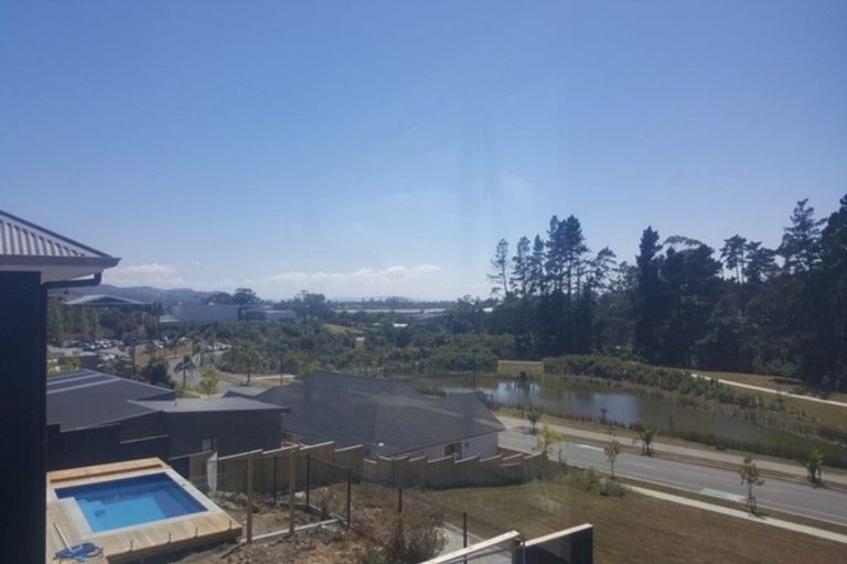 Photo of property in 150 Colonial Drive, Silverdale, 0932