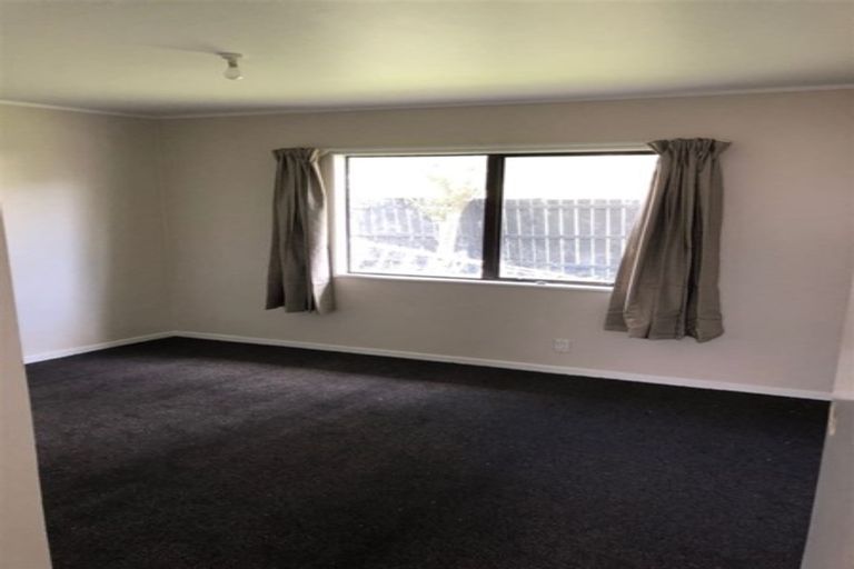 Photo of property in 1/38 Maplesden Drive, Clendon Park, Auckland, 2103