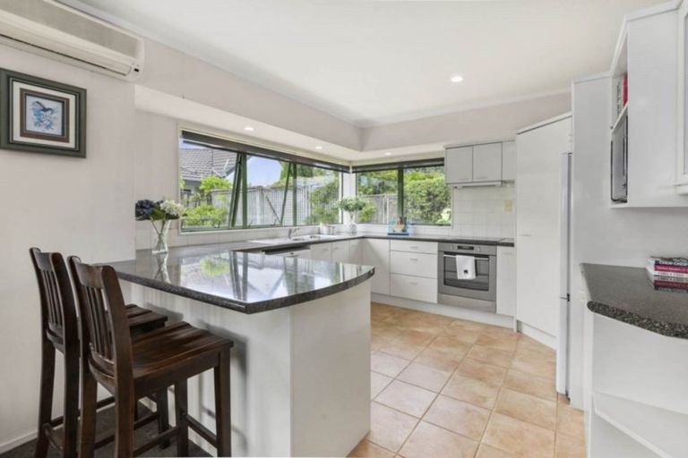Photo of property in 6 Orohena Close, Northpark, Auckland, 2013