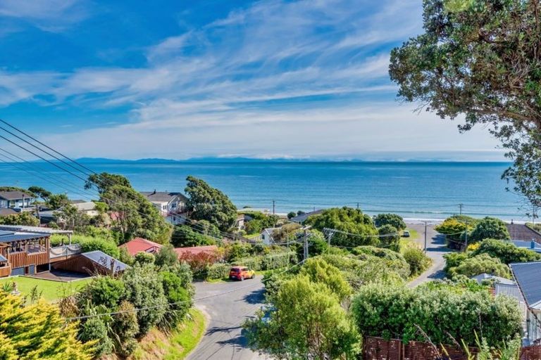 Photo of property in 19 Kainui Road, Raumati South, Paraparaumu, 5032