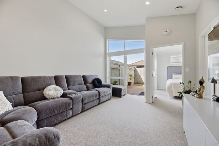 Photo of property in 4a Tiria Drive, Papamoa Beach, Papamoa, 3118