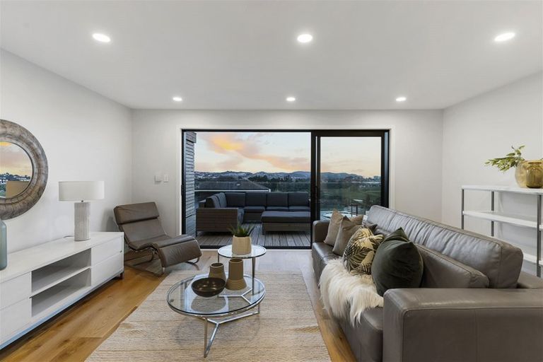 Photo of property in 50 Wainui Road, Silverdale, 0932