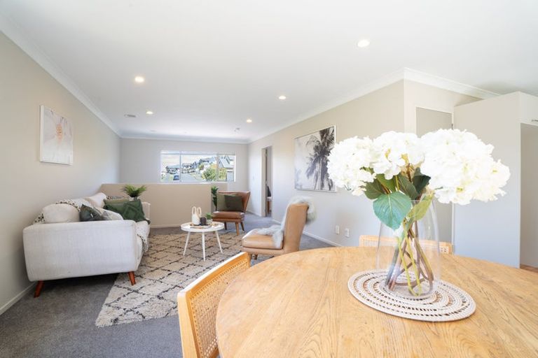 Photo of property in 24 Erlestoke Crescent, Churton Park, Wellington, 6037