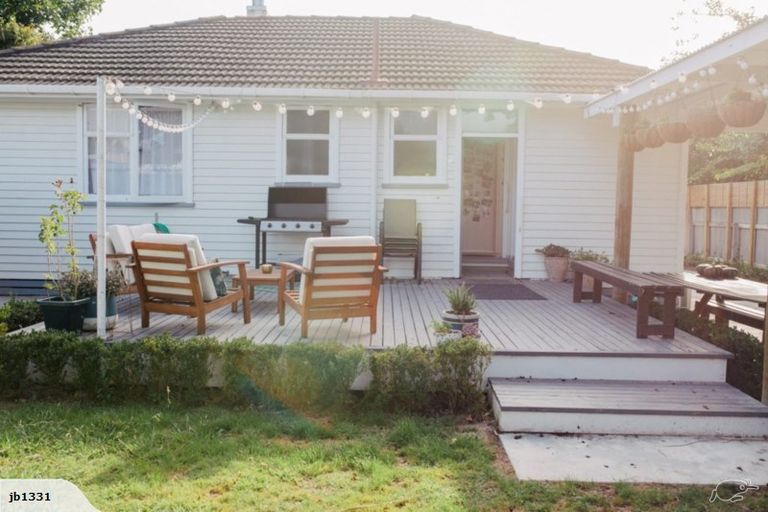 Photo of property in 15 Tasman Street, Havelock North, 4130