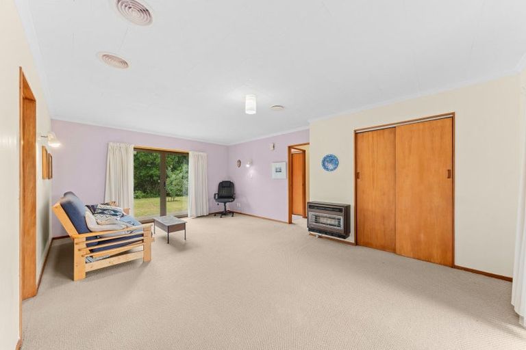 Photo of property in 59 Karina Road, Merrilands, New Plymouth, 4312