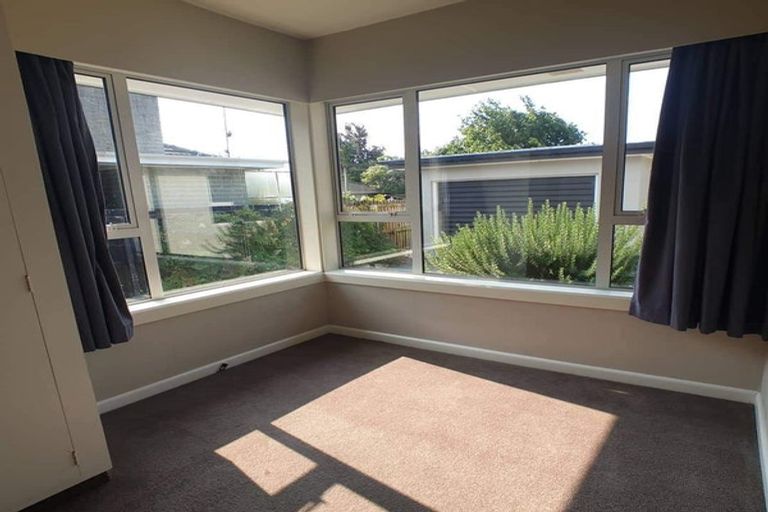 Photo of property in 37 Acacia Avenue, Upper Riccarton, Christchurch, 8041