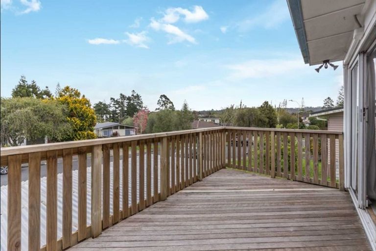 Photo of property in 62 Hellyers Street, Birkdale, Auckland, 0626