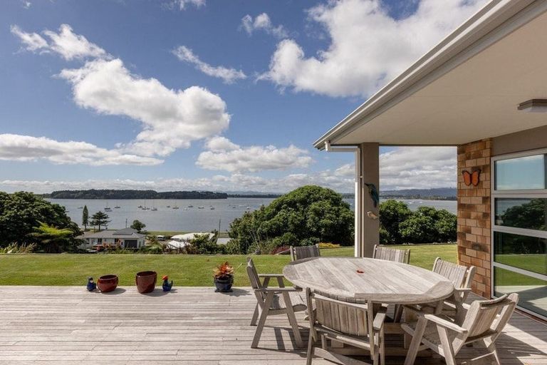 Photo of property in 109 Harbour View Road, Omokoroa, 3114