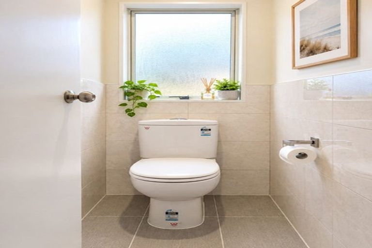 Photo of property in 2/9 Midvale Place, Burswood, Auckland, 2013