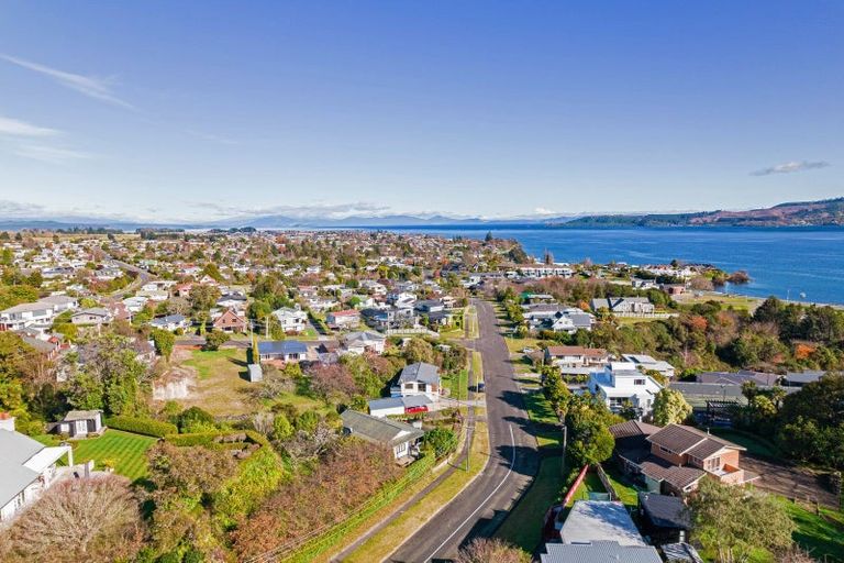 Photo of property in 3 Boundary Road, Waipahihi, Taupo, 3330
