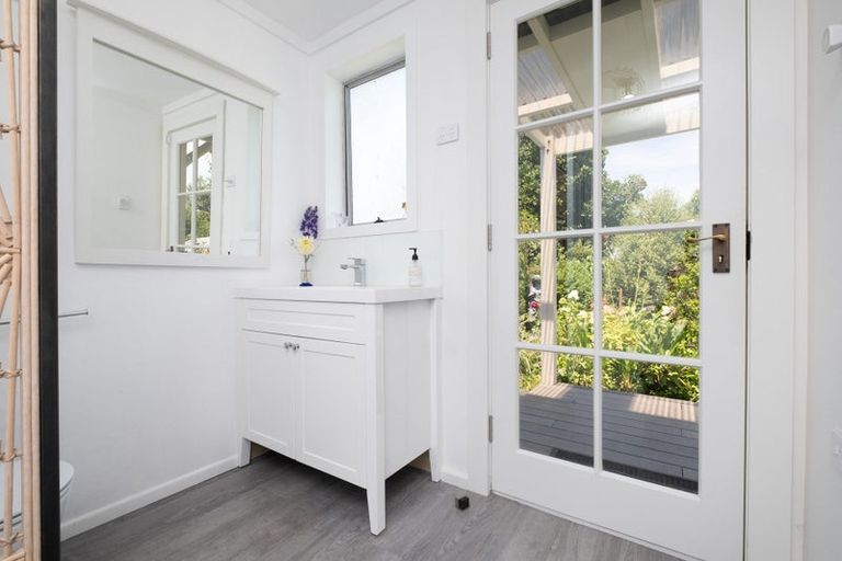 Photo of property in 104 Ferry Road, Clive, 4102