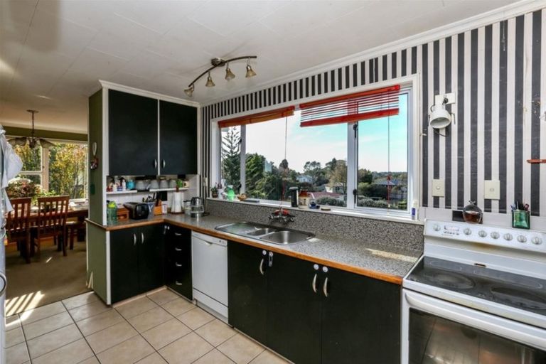 Photo of property in 235 Frankley Road, Frankleigh Park, New Plymouth, 4310