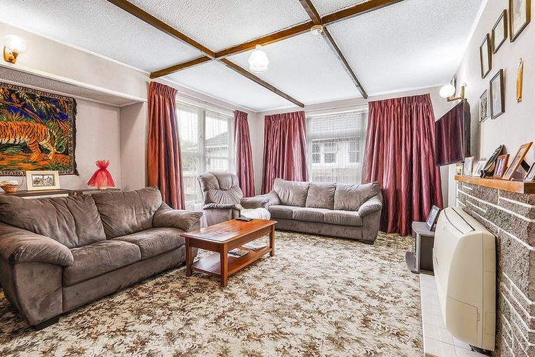 Photo of property in 22 Paul Crescent, Fairfield, Hamilton, 3214