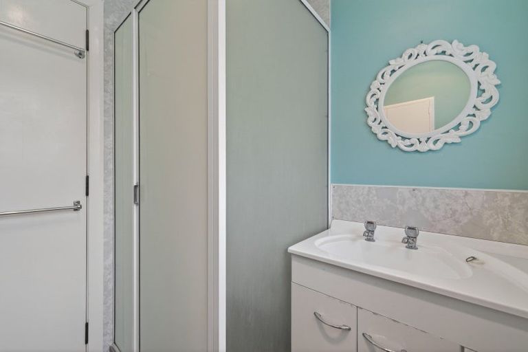 Photo of property in 28 Birmingham Street, Takaro, Palmerston North, 4412