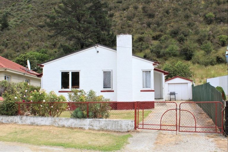 Photo of property in 15 Smith Street, Roxburgh, 9500