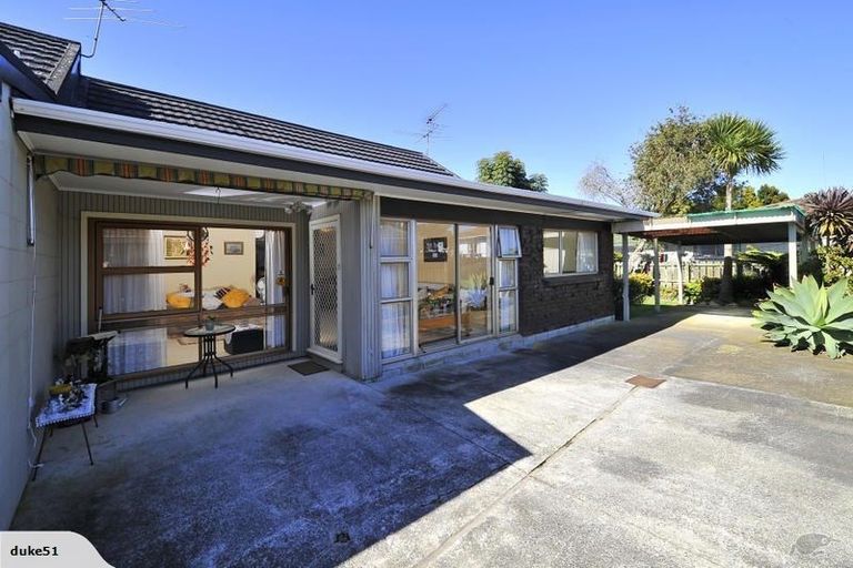 Photo of property in 2/12 Waimai Avenue, Weymouth, Auckland, 2103